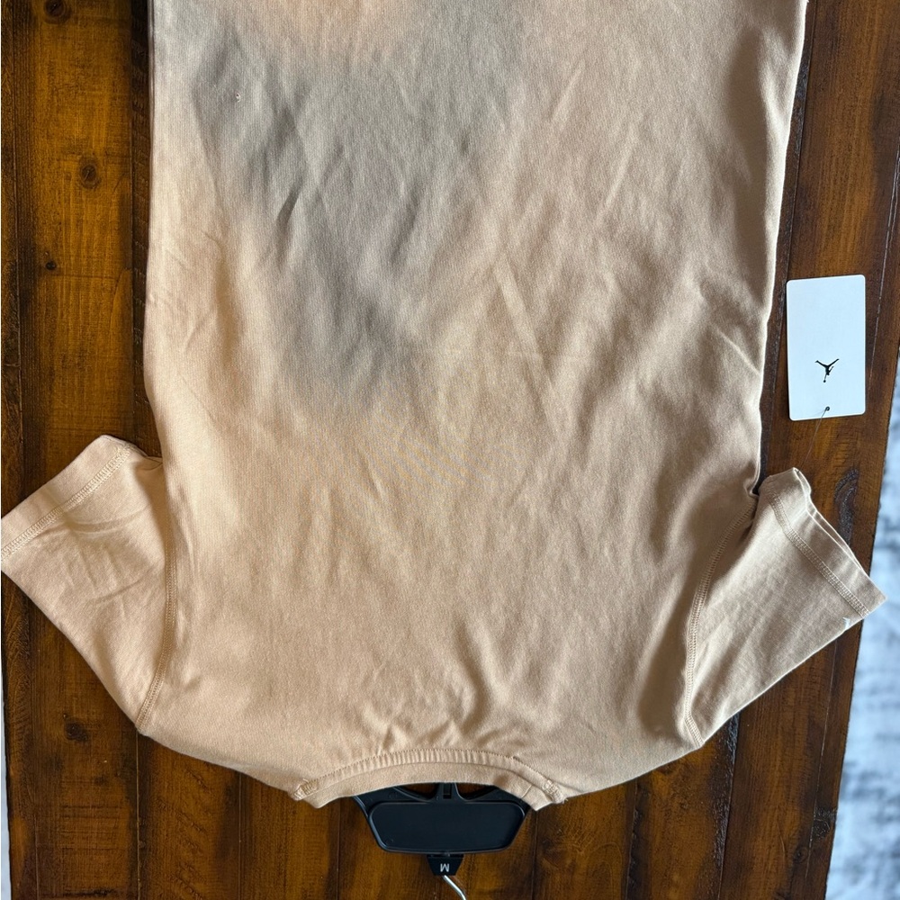 Jordan Beige Tee with White Logo - Picture 5 of 5